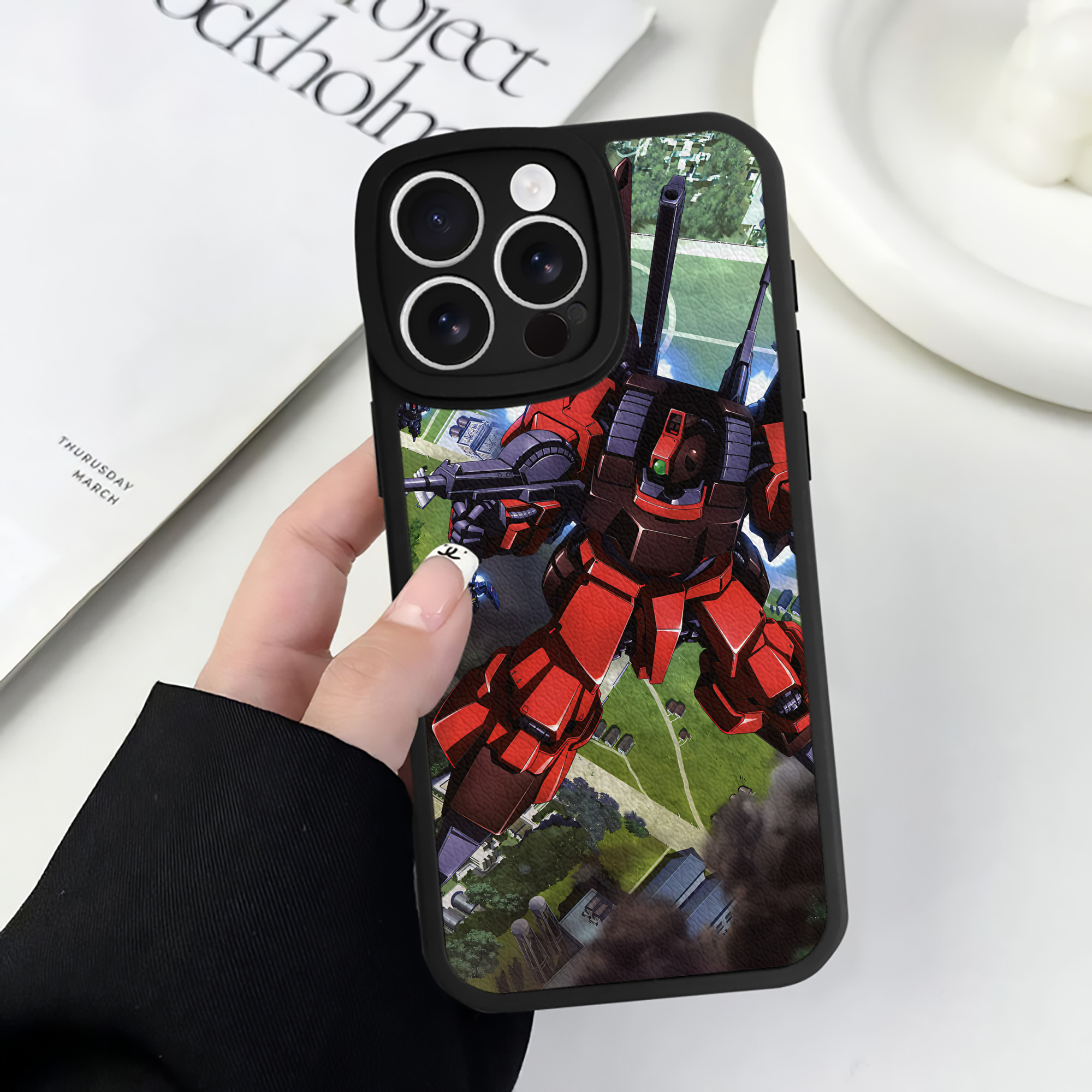 （画像用） 機動戦士ガンダム Mobile Suit Gundam 【iPhone 16シリーズ対応】シリコンスマホケース（レザー調） 材質：シリコン
